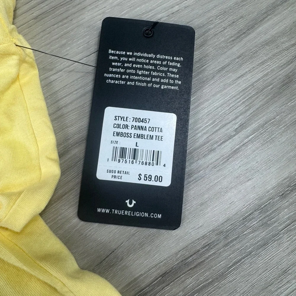 True Religion Mens Emboss‎ Emblem Tee, Panna Cotta Yellow, Large, NWT streetwear